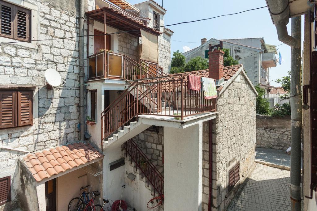 Charming Old Stone House Apartment Split Exterior foto